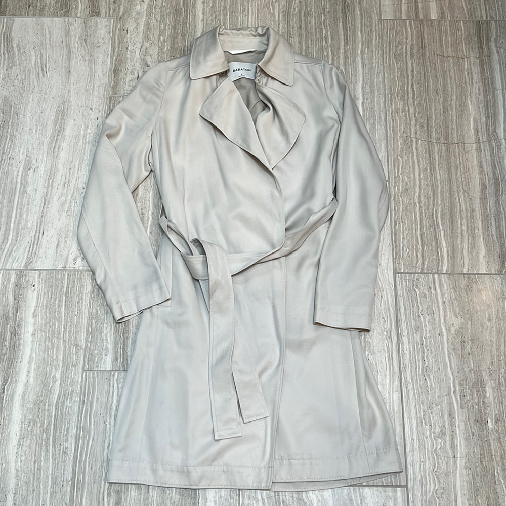 Babaton Maximo Trench